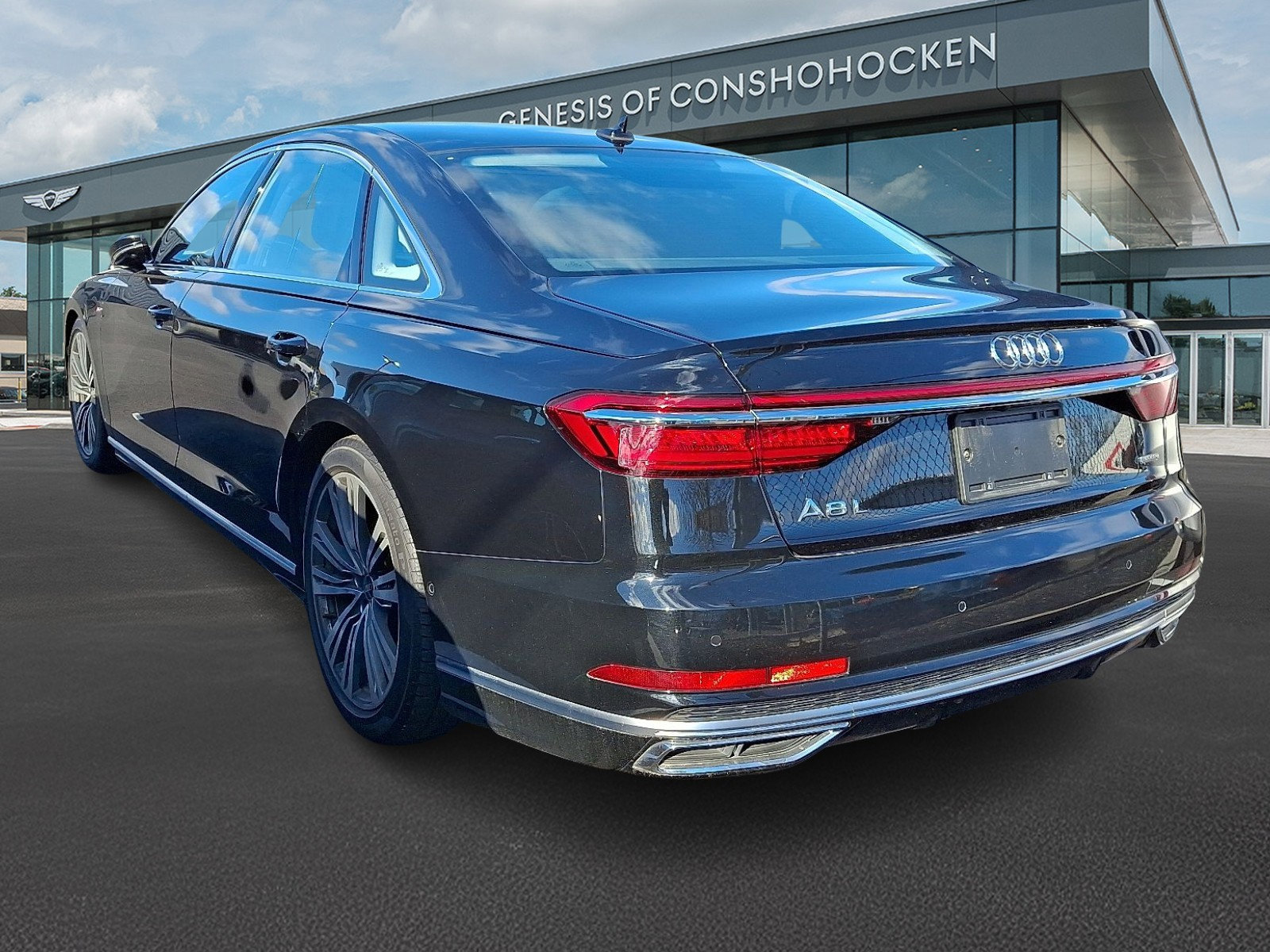 Used 2021 Audi A8 L 4.0T w/ Executive Plus Package image 2