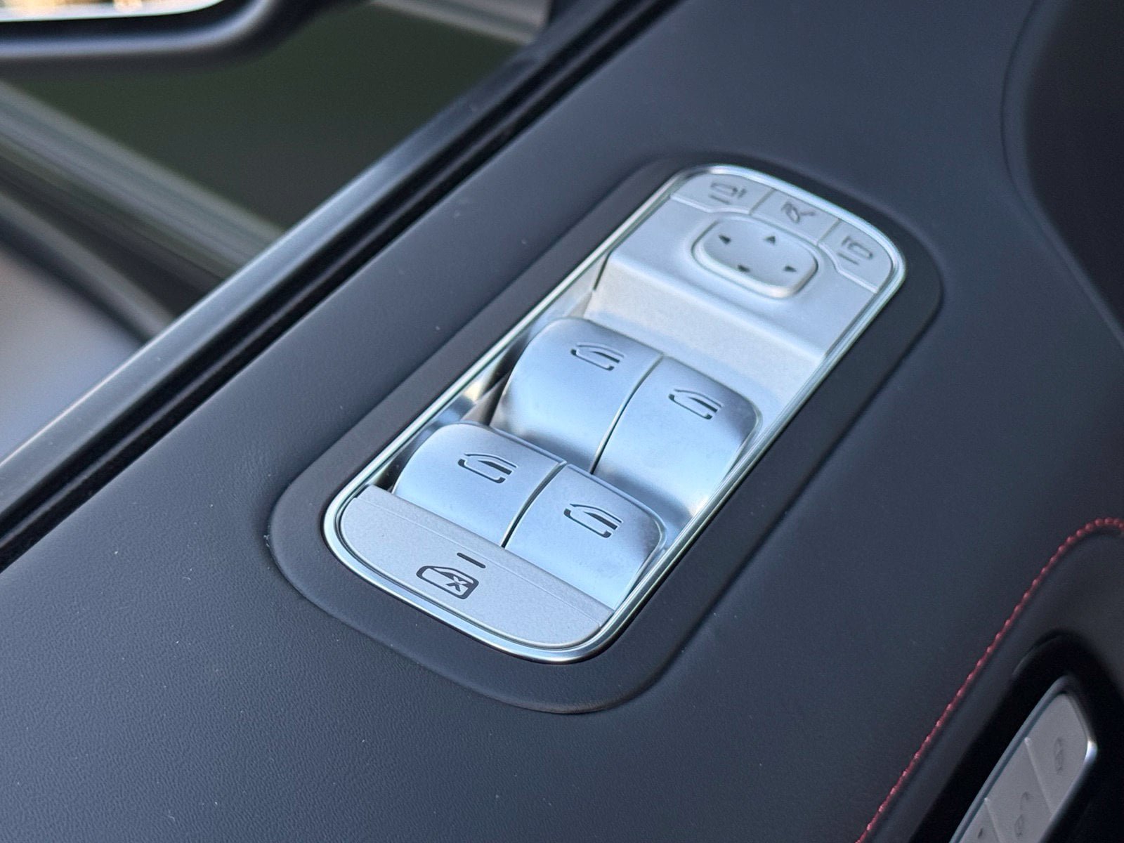 New 2027 Mercedes-Benz G 63 AMG 4MATIC image 17
