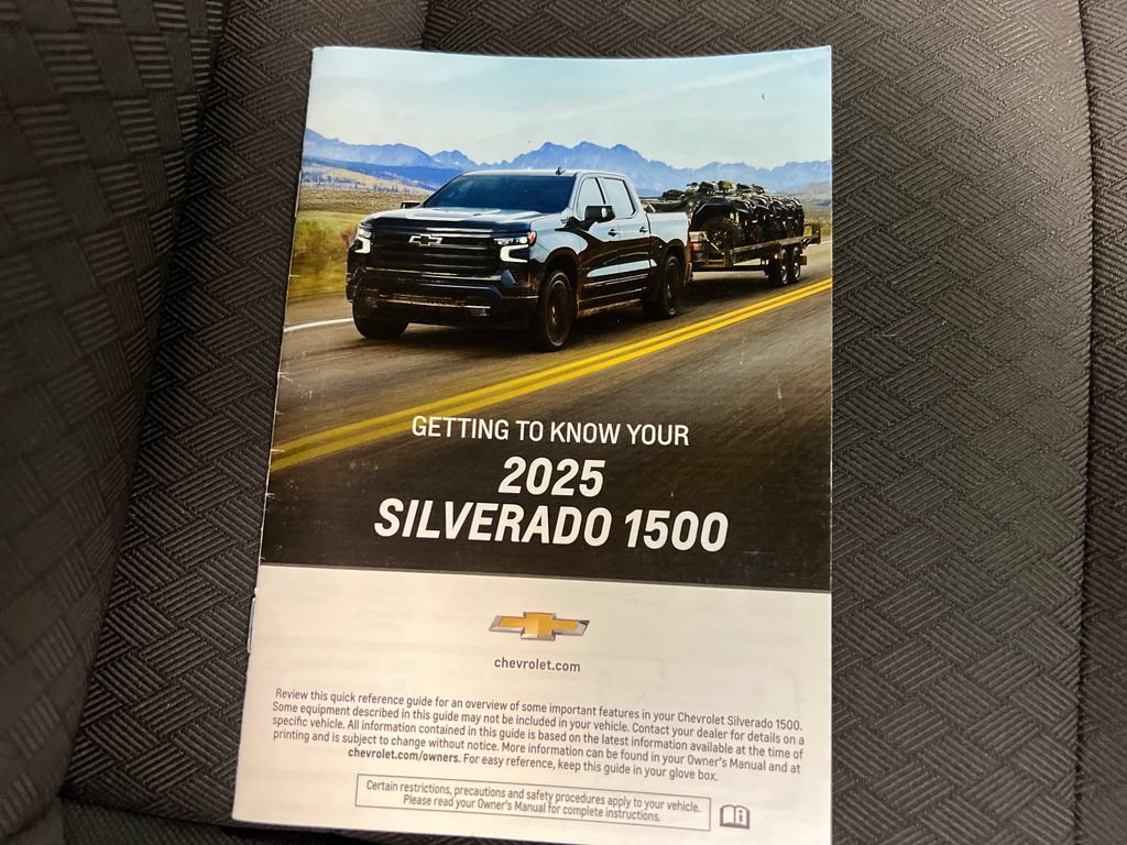 Used 2025 Chevrolet Silverado 1500 LT AWD/4WD image 35