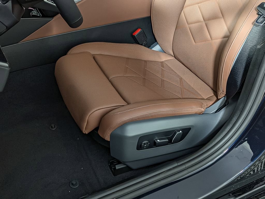 New 2026 BMW 550e xDrive image 14