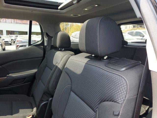 Used 2023 GMC Acadia SLE w/ Driver Convenience Package image 9