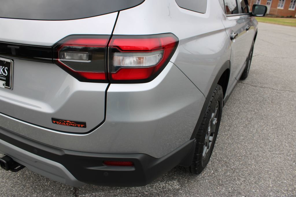 Used 2025 Honda Pilot TrailSport image 47