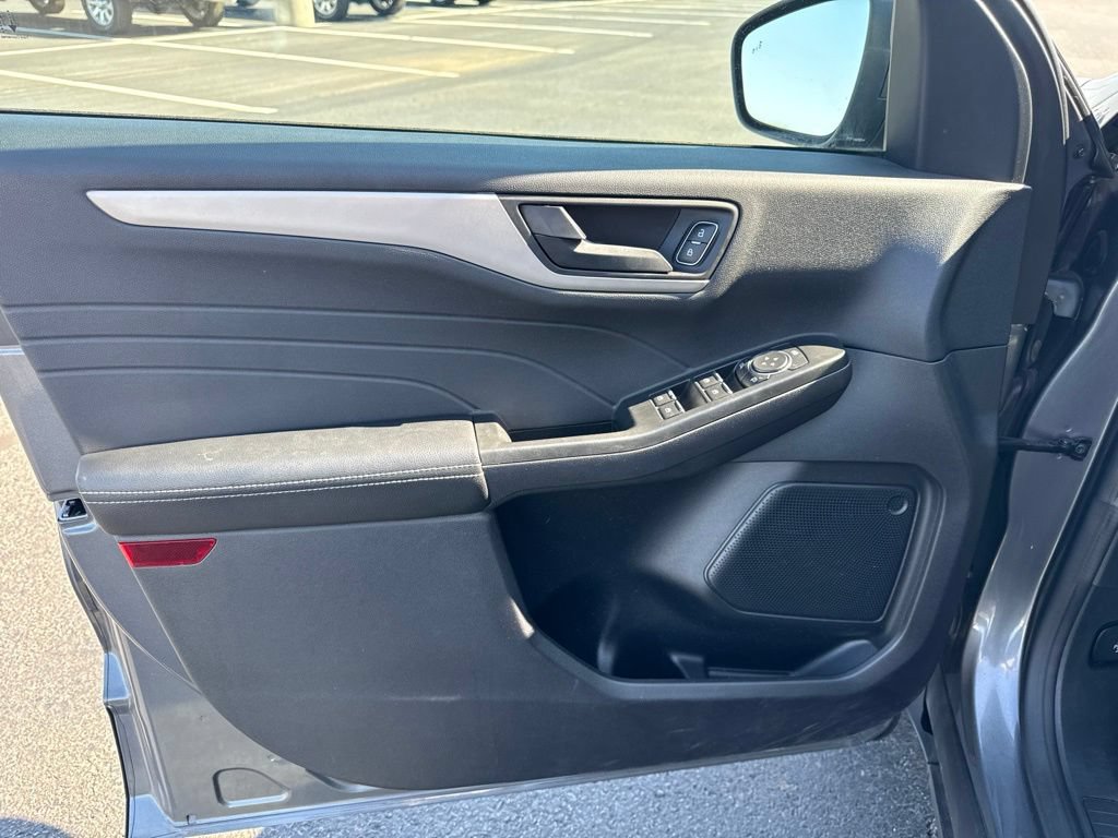 Used 2022 Ford Escape SE w/ Convenience Package FWD image 10