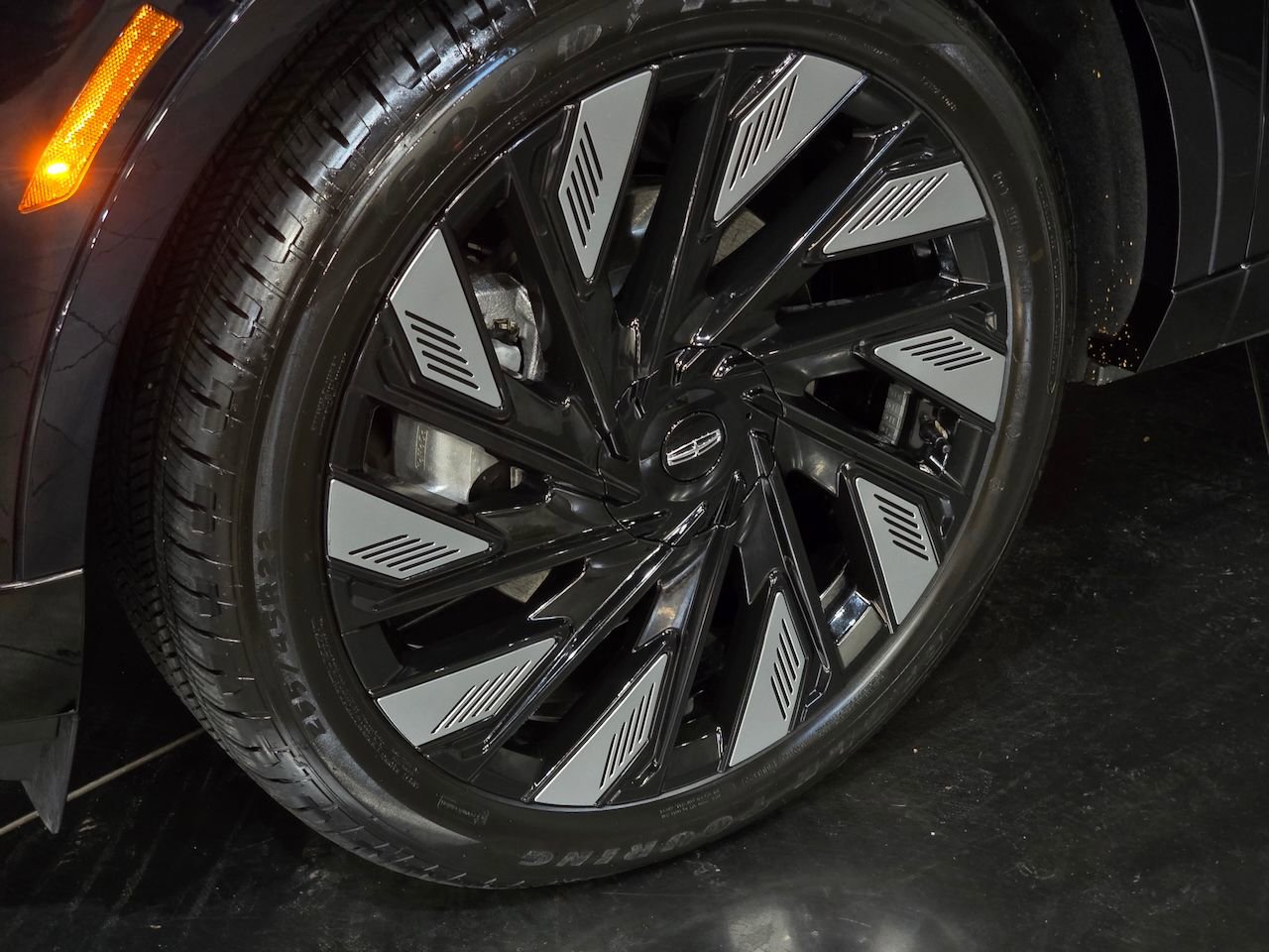 New 2024 Lincoln Nautilus Reserve w/ Equipment Group 203A image 13