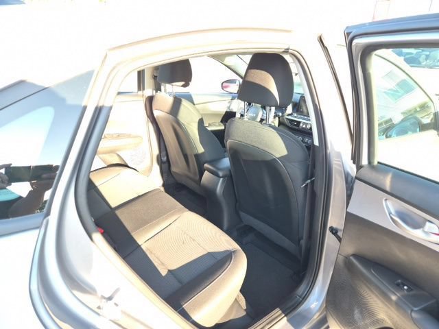 Used 2024 Kia Forte LXS w/ LXS Technology Package FWD image 11