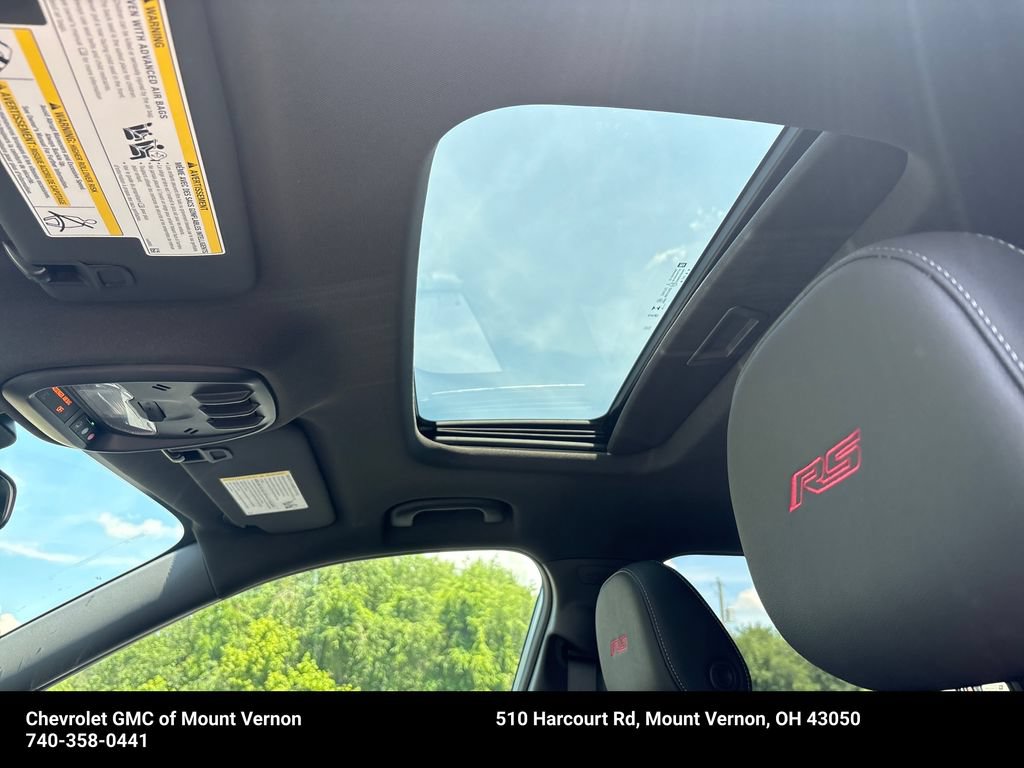 New 2026 Chevrolet Trax RS w/ Sunroof Package FWD image 24