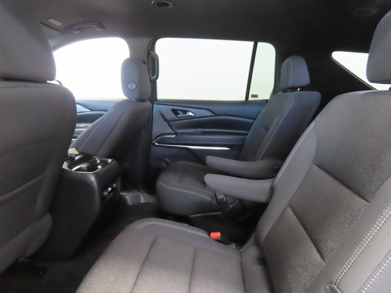 Used 2024 Chevrolet Traverse LT FWD image 16