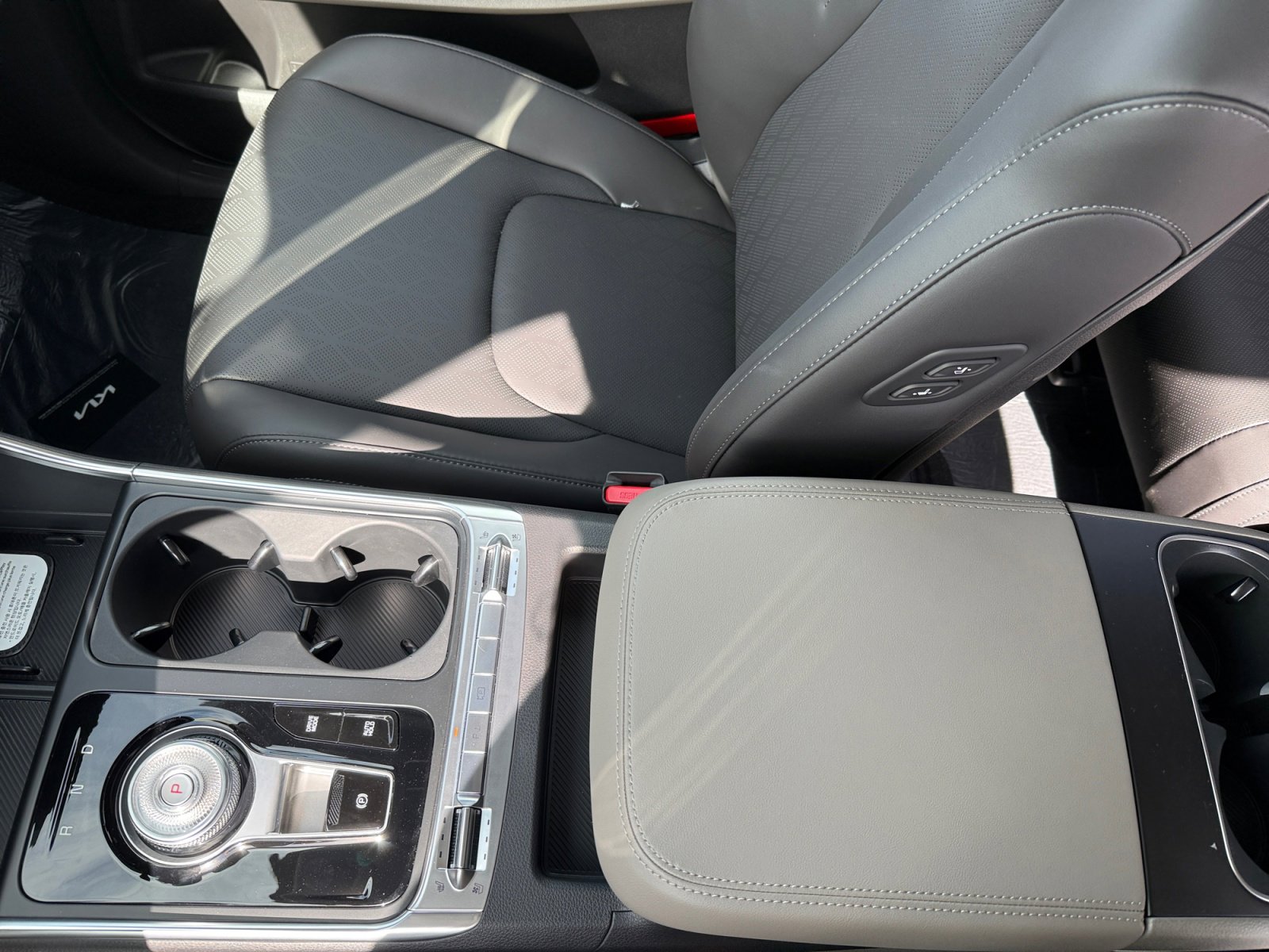 New 2026 Kia Carnival SX image 14