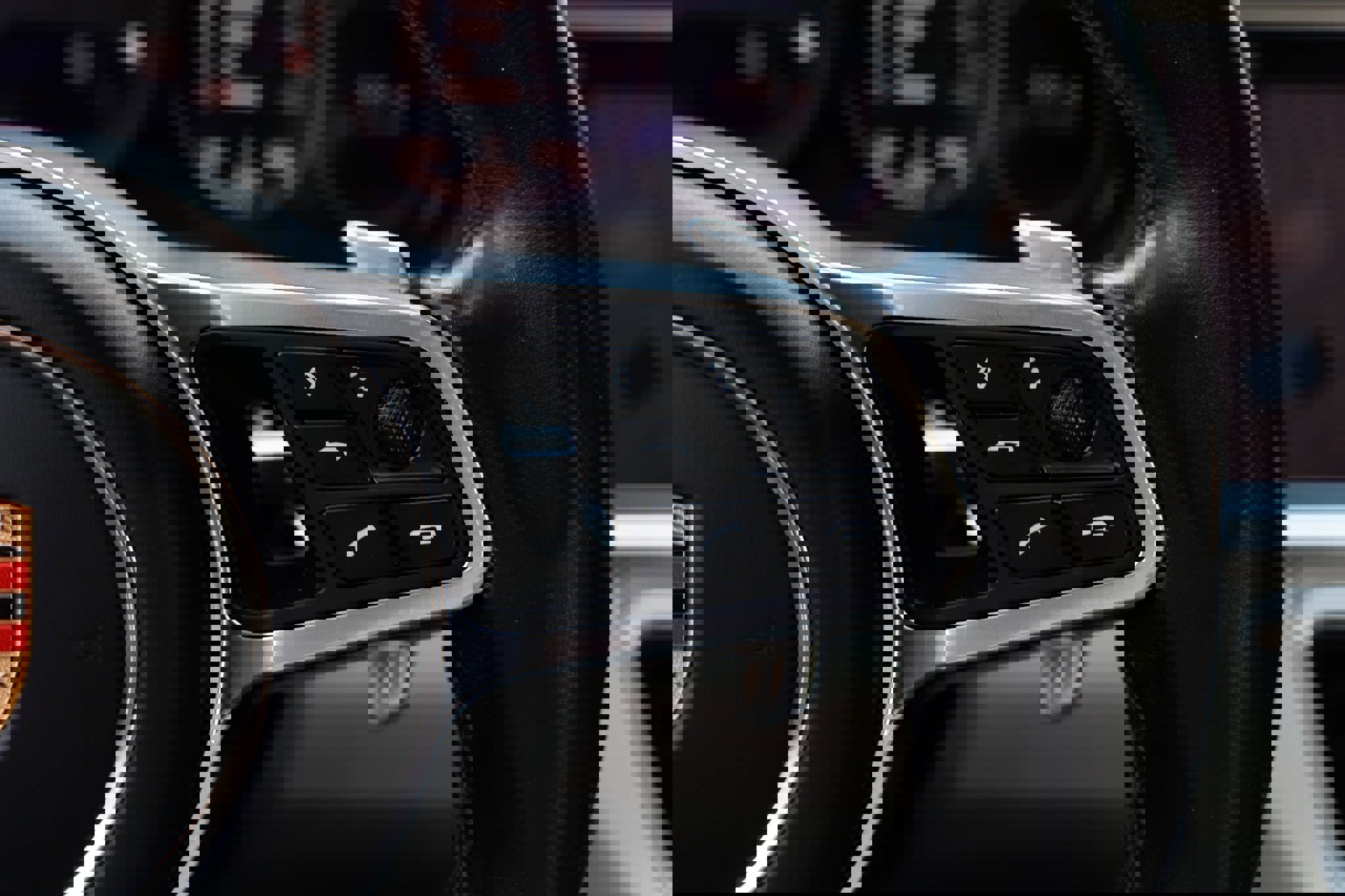 Used 2020 Porsche Panamera image 32