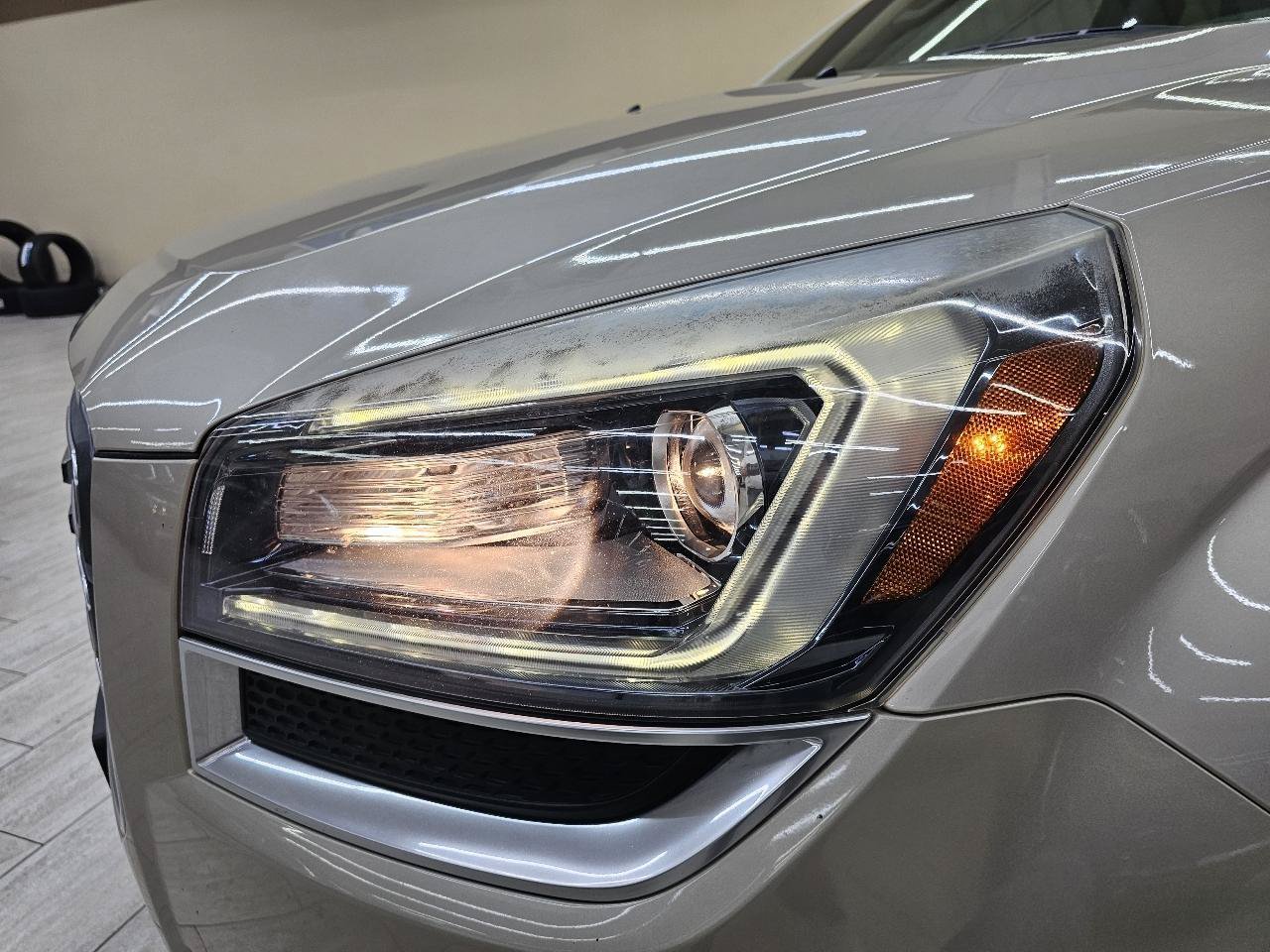 Used 2013 GMC Acadia SLT FWD image 10