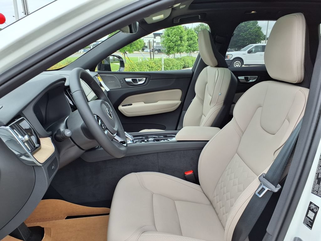 New 2026 Volvo XC60 B5 Plus w/ Protection Package Premier AWD/4WD image 14