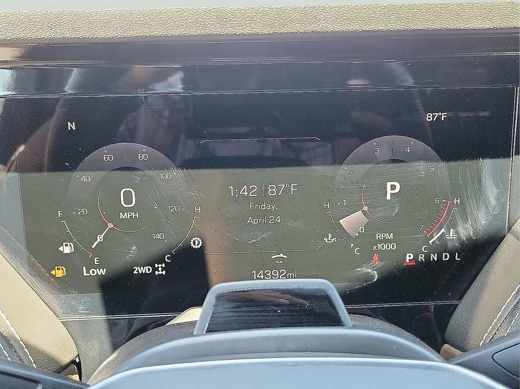 Used 2025 GMC Yukon XL Denali Ultimate AWD/4WD image 17