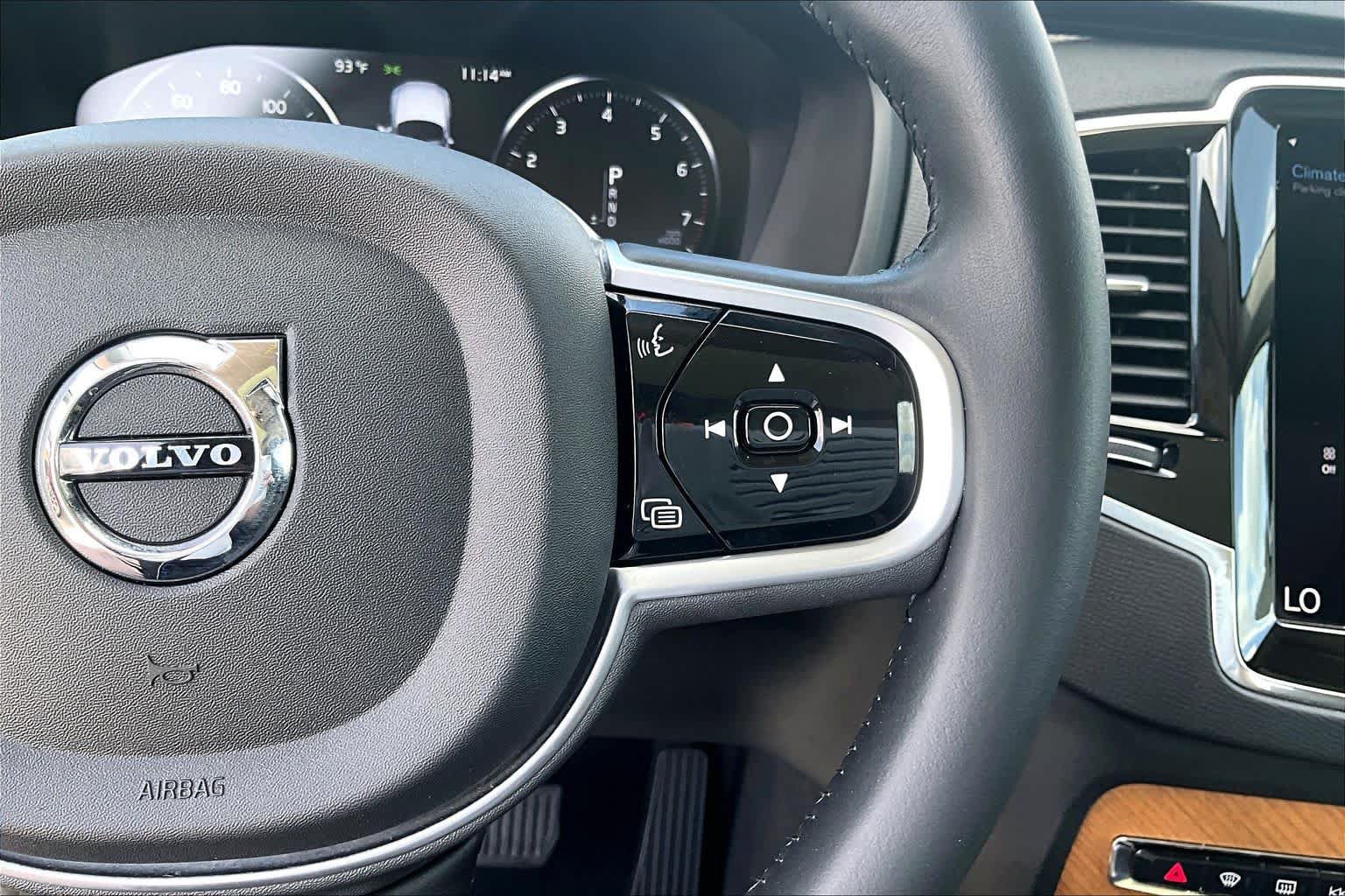Used 2022 Volvo XC90 T6 Momentum w/ Advanced Package AWD/4WD image 22