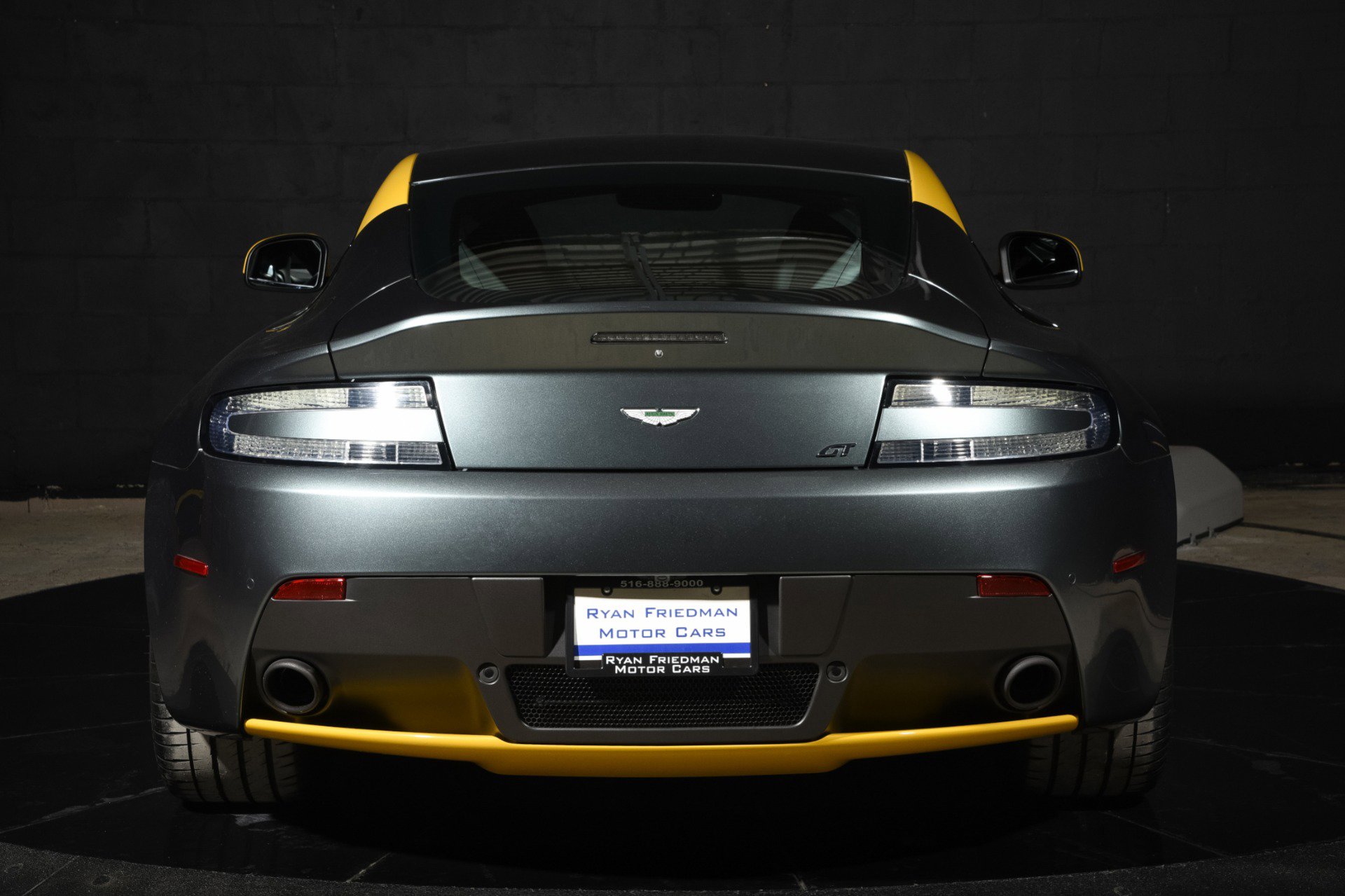 Used 2016 Aston Martin V8 Vantage GT RWD image 21