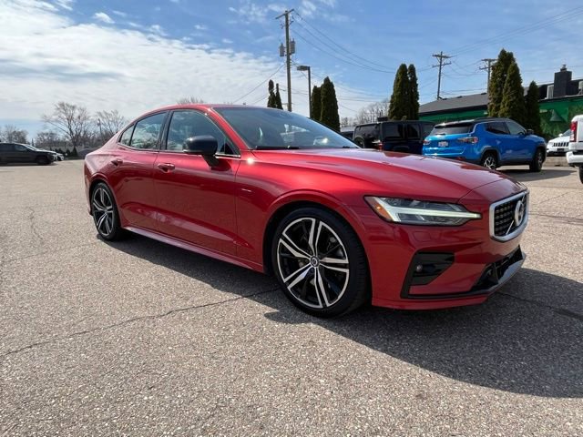 Used 2019 Volvo S60 T6 R-Design image 8