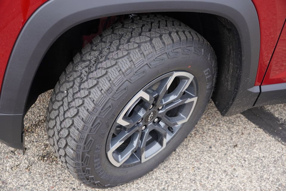 New 2026 Chevrolet Equinox ACTIV w/ Safety and Technology Package AWD/4WD image 9