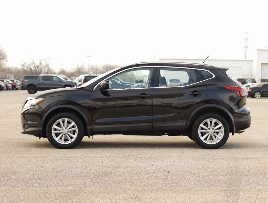 Used 2018 Nissan Rogue Sport SV image 4