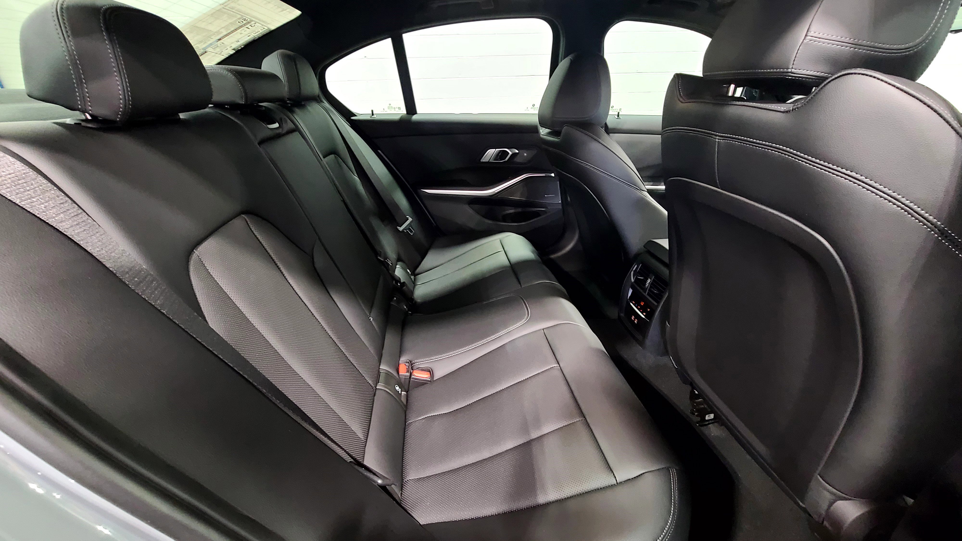 New 2026 BMW 330i Sedan w/ M Sport Package image 27