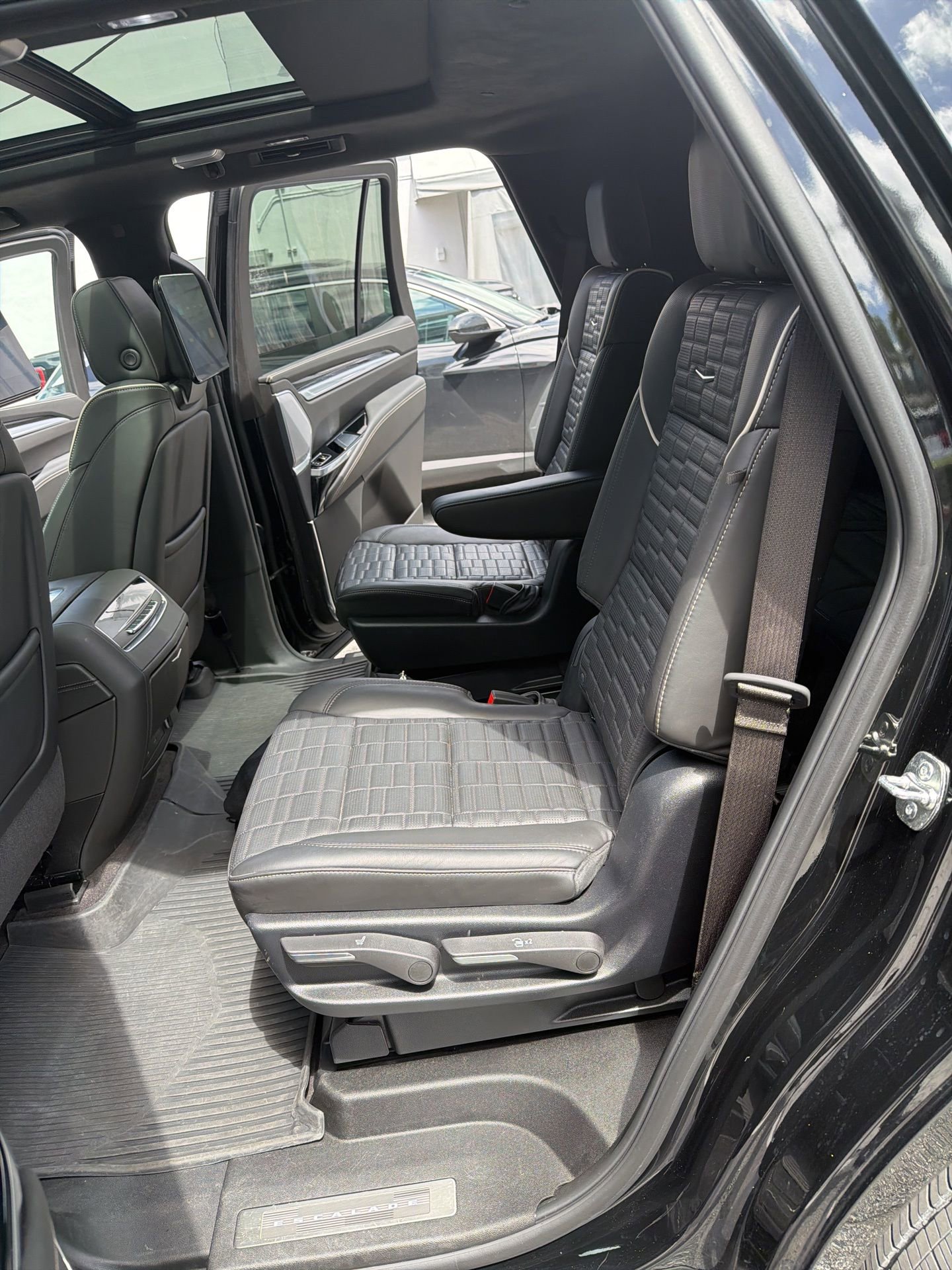 Used 2025 Cadillac Escalade V w/ LPO, Floor Liner Package AWD/4WD image 3
