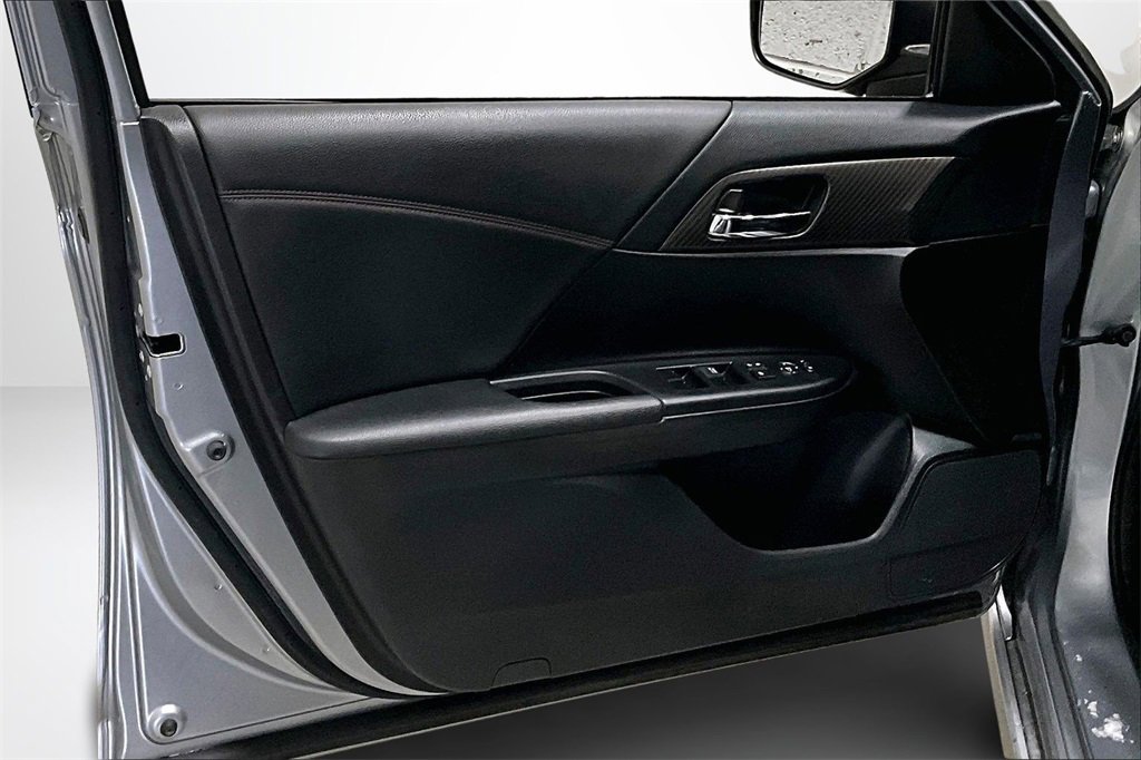 Used 2017 Honda Accord Sport Special Edition image 20