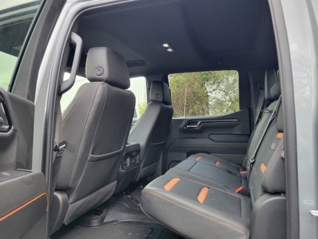 Used 2024 GMC Sierra 1500 AT4 w/ Technology Package AWD/4WD image 29