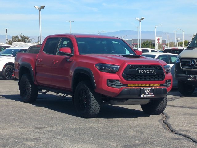 Used 2017 Toyota Tacoma TRD Pro AWD/4WD image 2