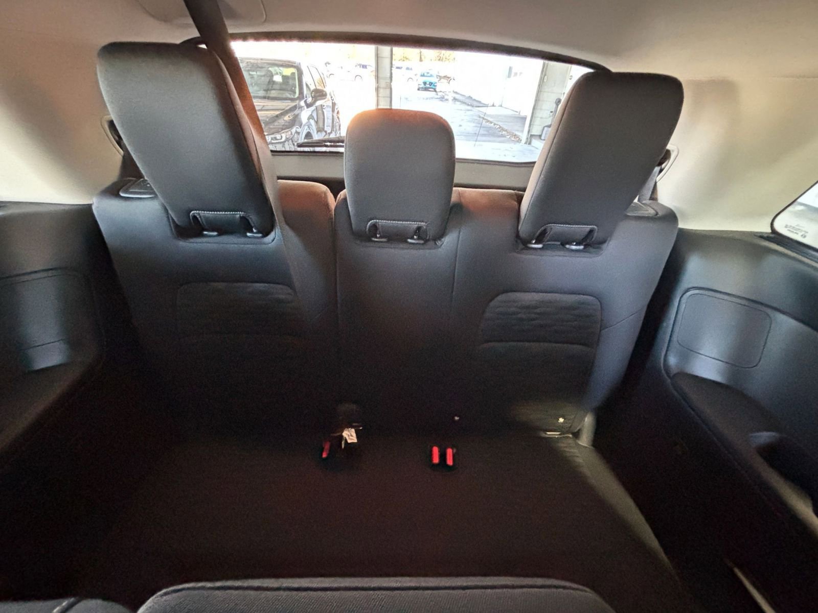 Used 2025 Nissan Pathfinder SV image 36