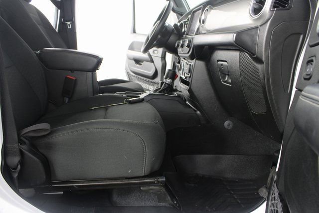 Used 2020 Jeep Wrangler Unlimited Sahara image 20