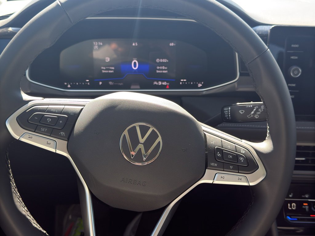 New 2026 Volkswagen Taos SE FWD image 16