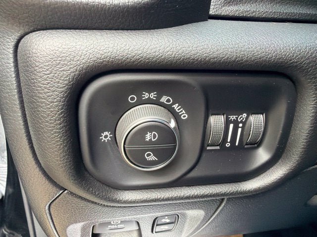 Used 2023 RAM 1500 Laramie AWD/4WD image 18