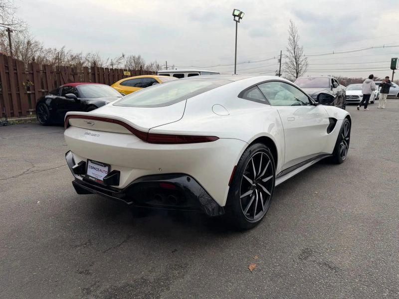 Used 2019 Aston Martin V8 Vantage Coupe image 6