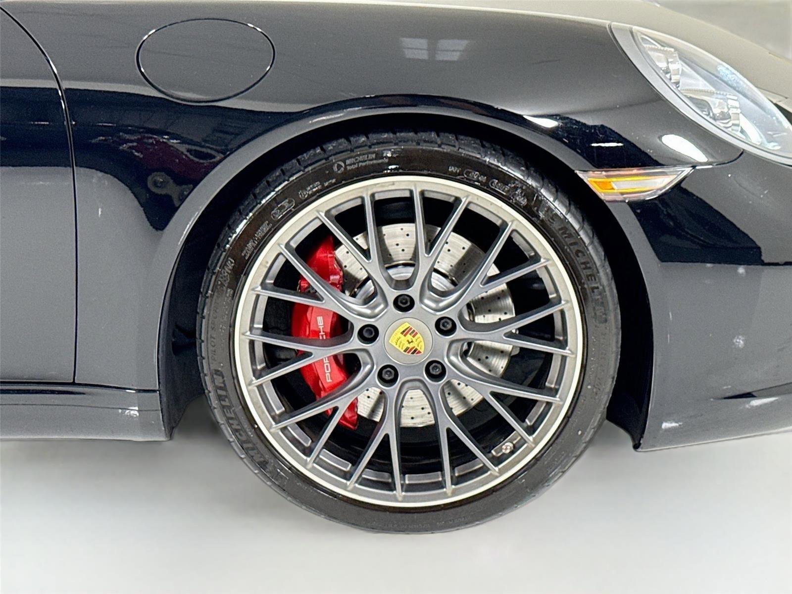 Used 2019 Porsche 911 Carrera S RWD image 39