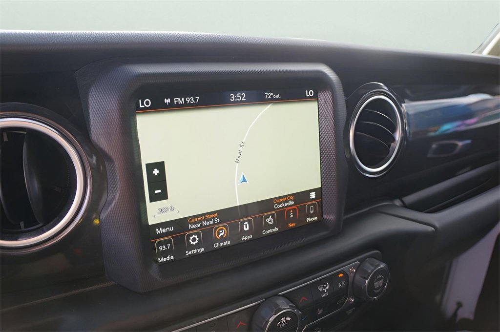 Used 2023 Jeep Wrangler Sahara image 25