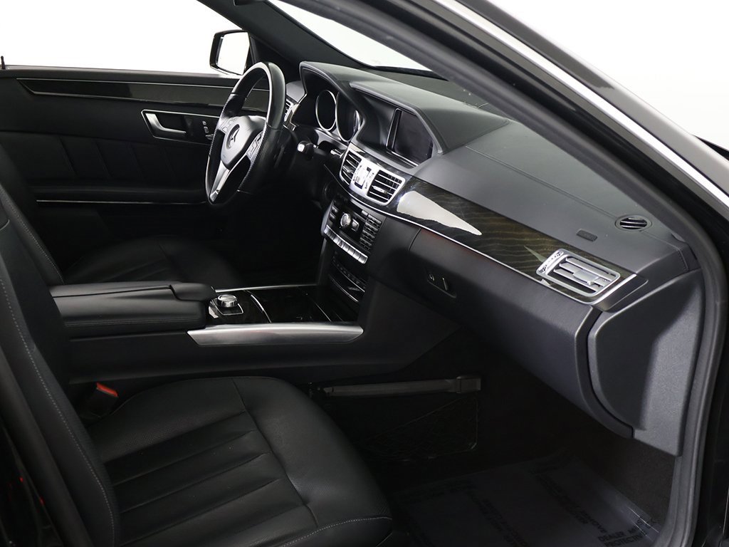 Used 2015 Mercedes-Benz E 400 4MATIC Sedan w/ Lighting Package image 25