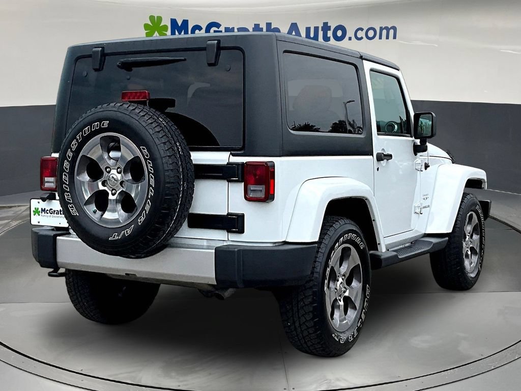 Used 2017 Jeep Wrangler Sahara w/ Connectivity Group AWD/4WD image 7