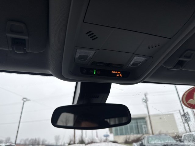 Used 2022 GMC Terrain SLE w/ Driver Convenience Package image 19