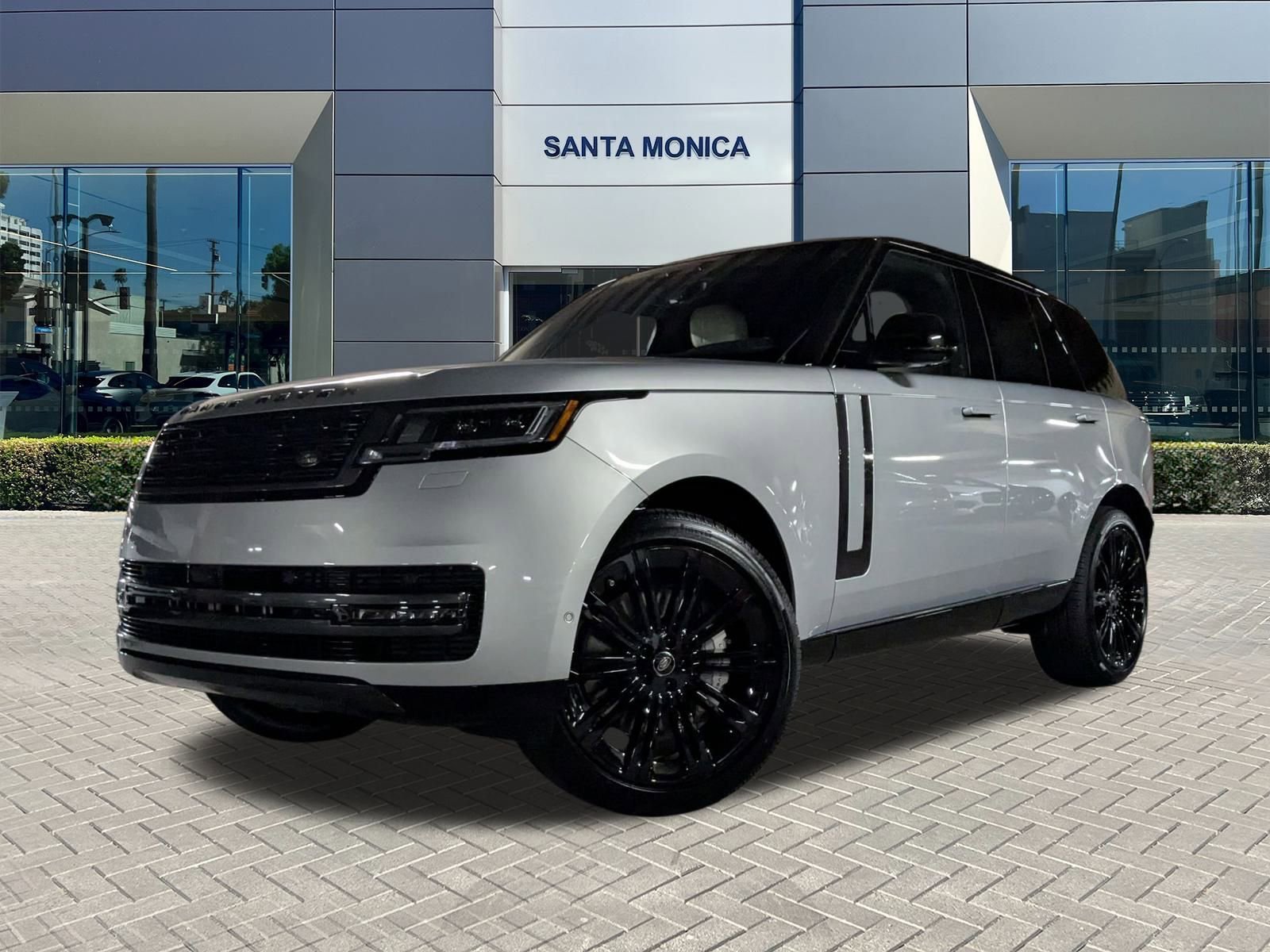 New 2025 Land Rover Range Rover SE