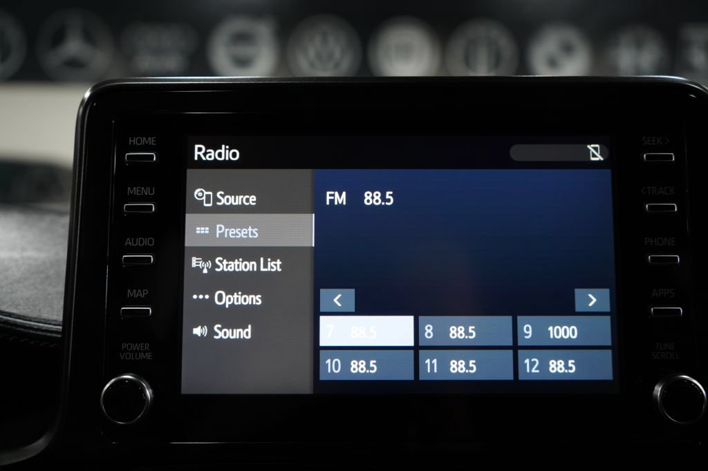Used 2019 Toyota C-HR LE FWD image 13