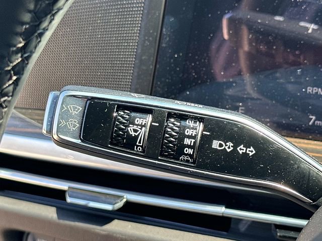 Used 2026 Cadillac Escalade ESV 4WD image 8