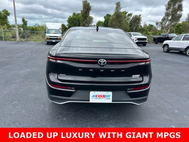 Used 2023 Toyota Crown XLE image 5