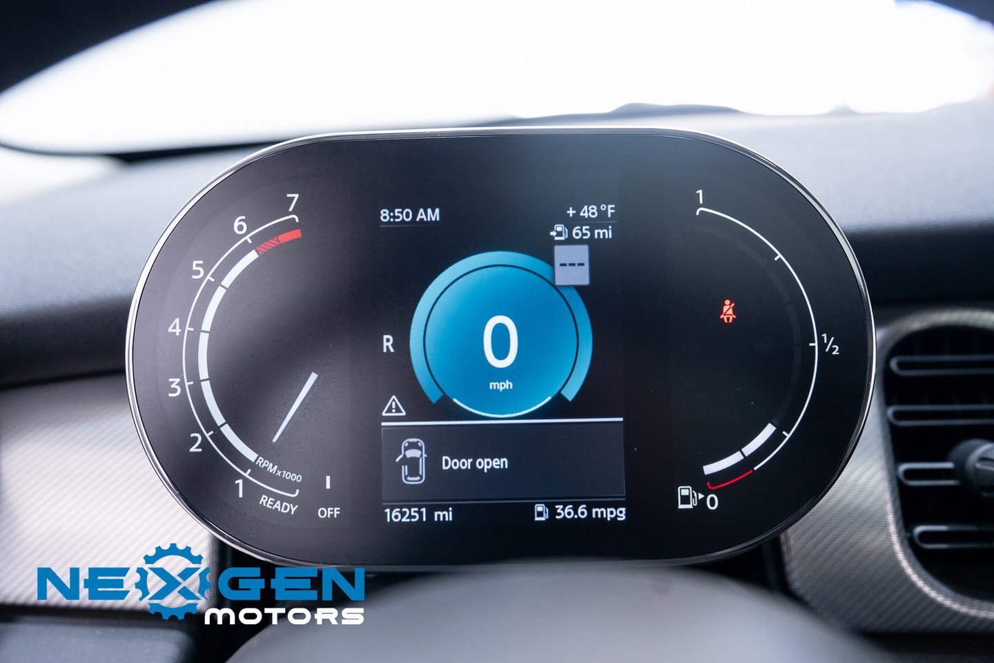 Used 2023 MINI Cooper 2-Door Hardtop image 8