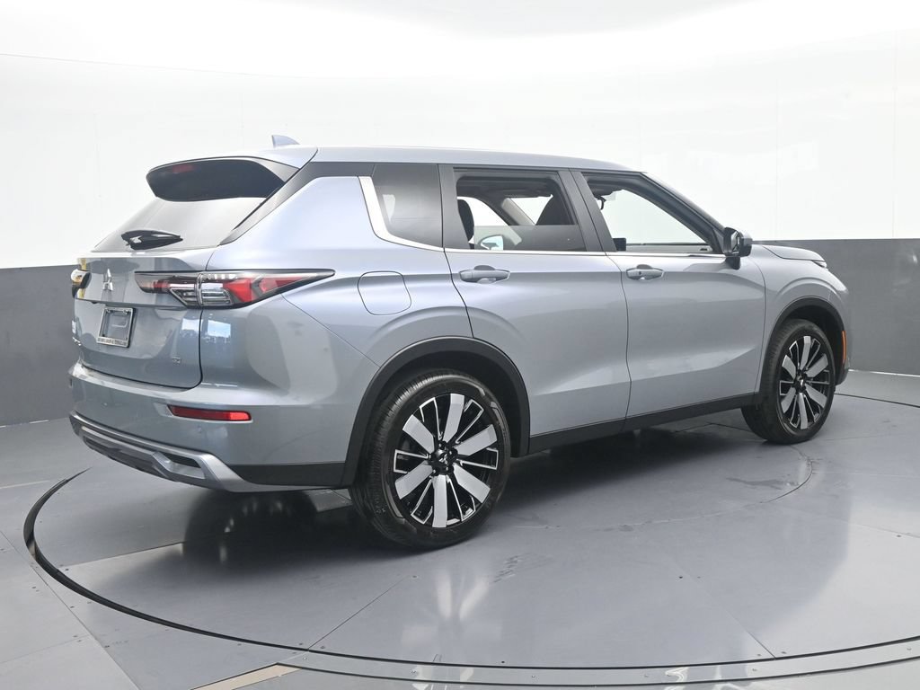 New 2026 Mitsubishi Outlander SE FWD image 6