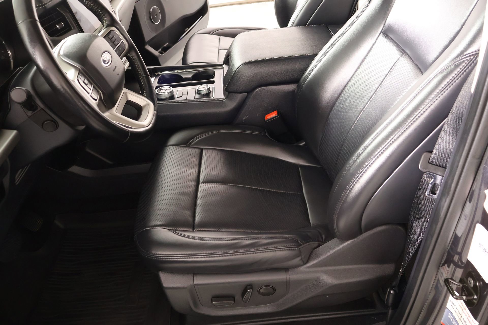 Used 2024 Ford Expedition Max XLT image 12