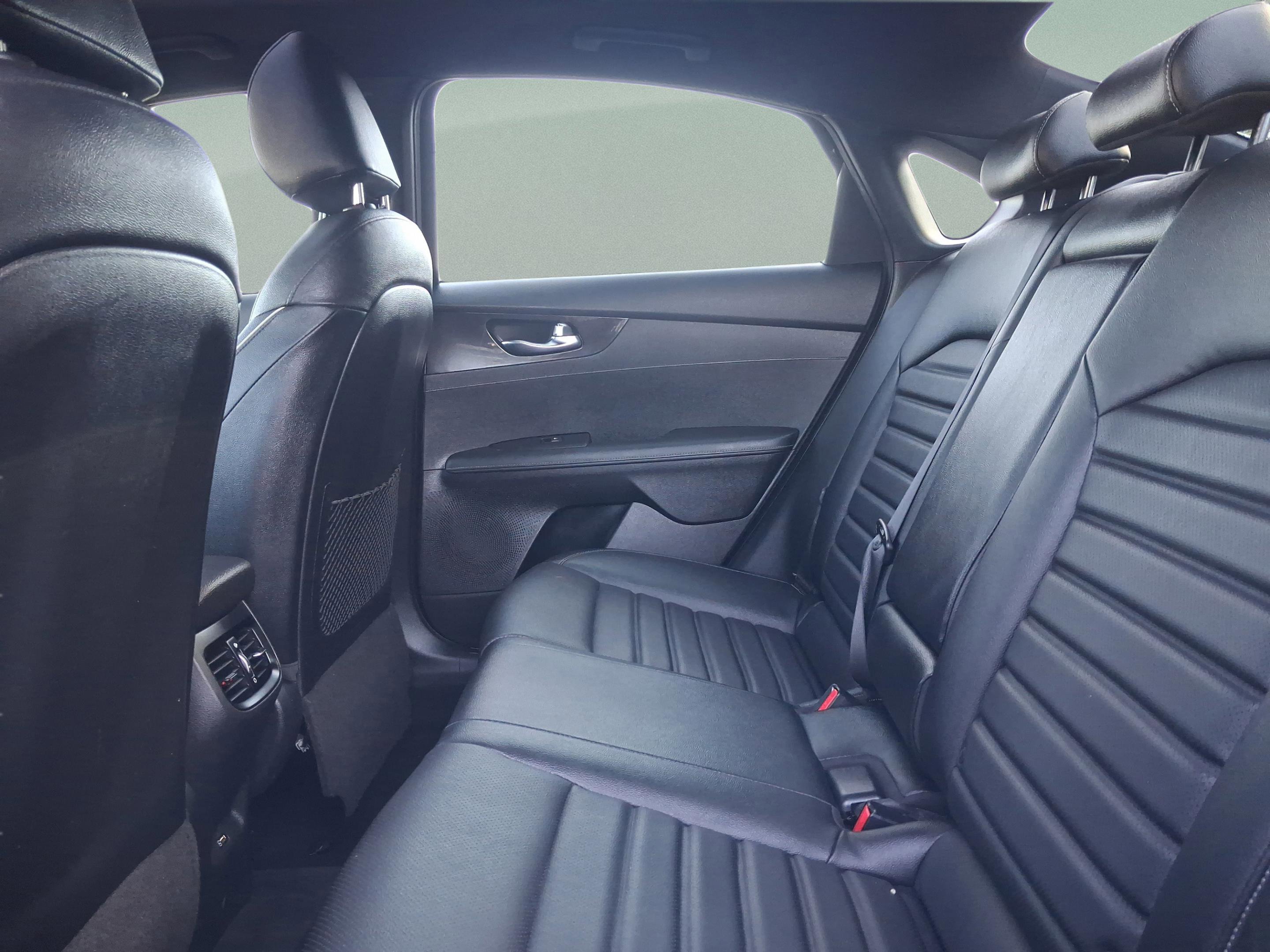 Used 2024 Kia Forte GT-Line w/ GT-Line Premium Package FWD image 29