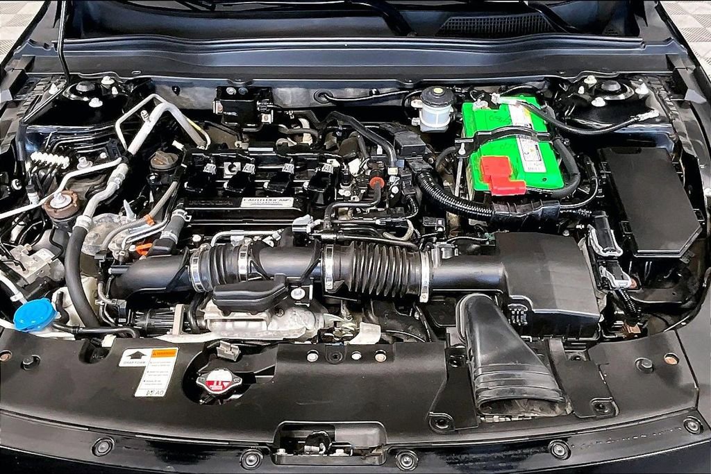 Used 2018 Honda Accord EX image 9