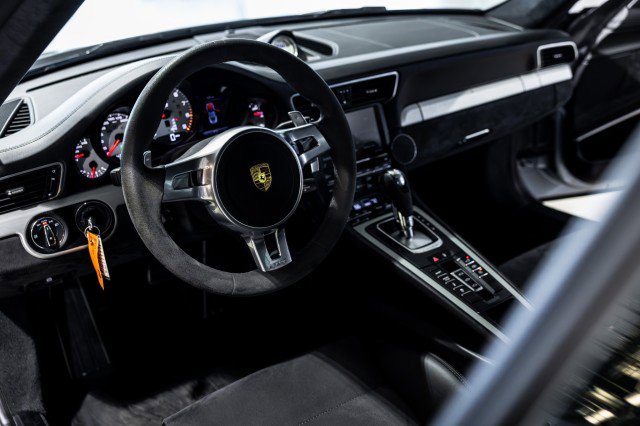 Used 2016 Porsche 911 Carrera GTS RWD image 31