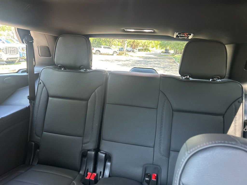 Used 2023 GMC Yukon Denali w/ Advanced Technology Package AWD/4WD image 12