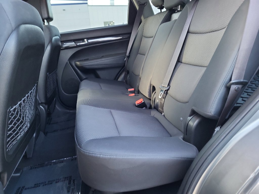 Used 2013 Kia Sorento LX image 12