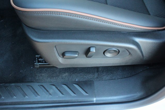 New 2025 GMC Canyon AT4 image 18