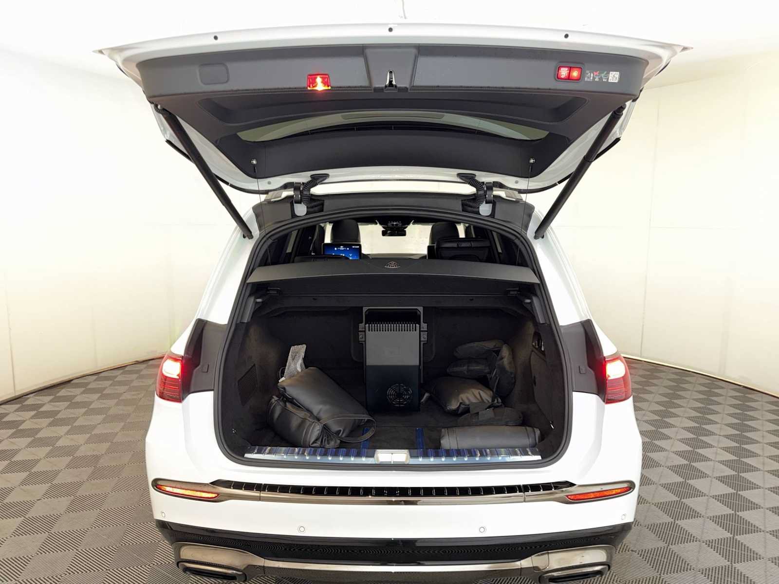 Used 2025 Mercedes-Benz Maybach GLS 600 4MATIC image 22